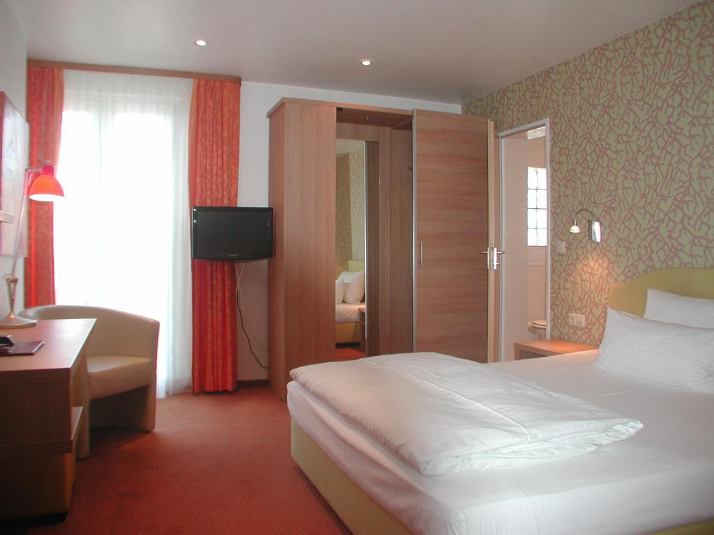 Hotel Alpenblick Garni Иберлинген Номер фото